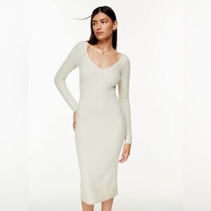 Aritzia hush knit v-neck sweater dress | maxi dress | Size Small | Silver birch